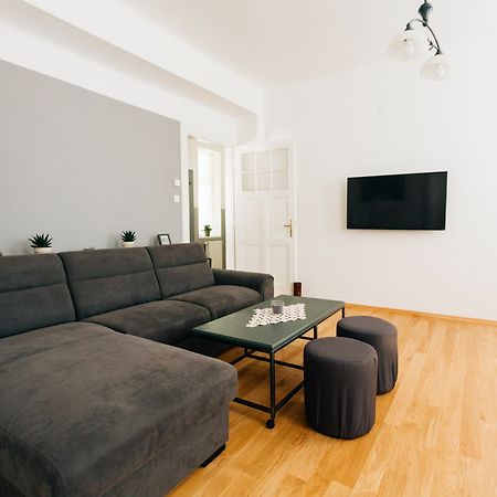 Mazuranic Square Apartment زغرب المظهر الخارجي الصورة